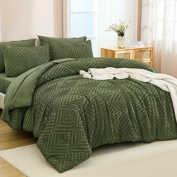 Bed in a Bag Diamond-Patterned Tufted Comforter Set