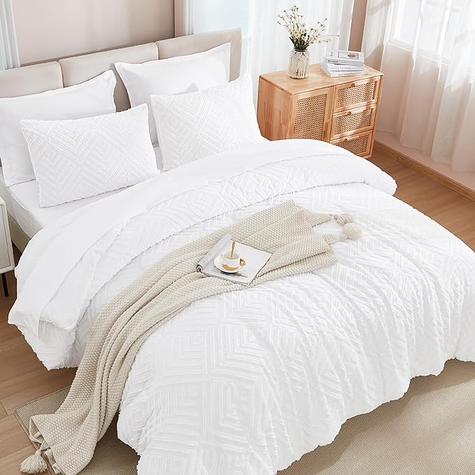 Bed in a Bag Diamond-Patterned Tufted Comforter Set